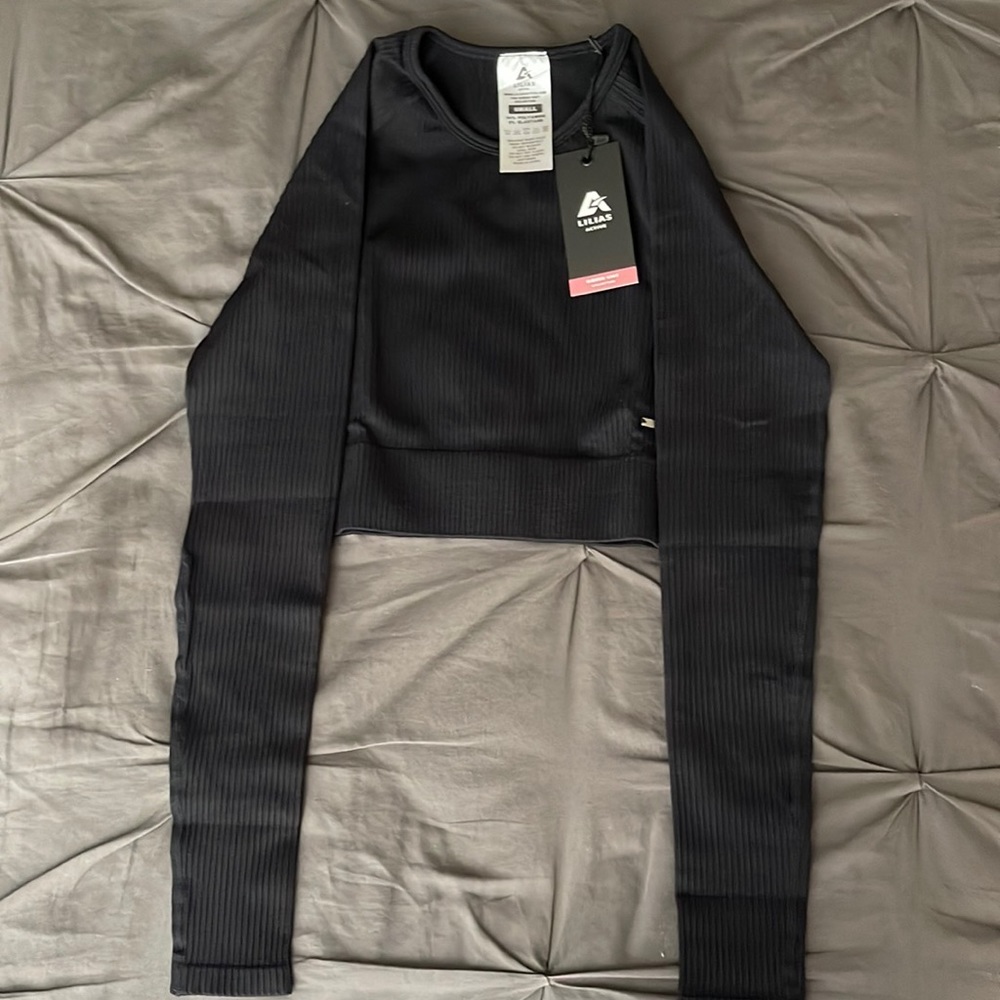 Ribbed Long Sleeve Crop Top - Black